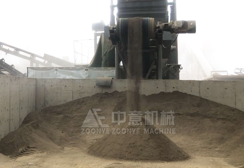 筛分出的沙土 筛分出的沙土