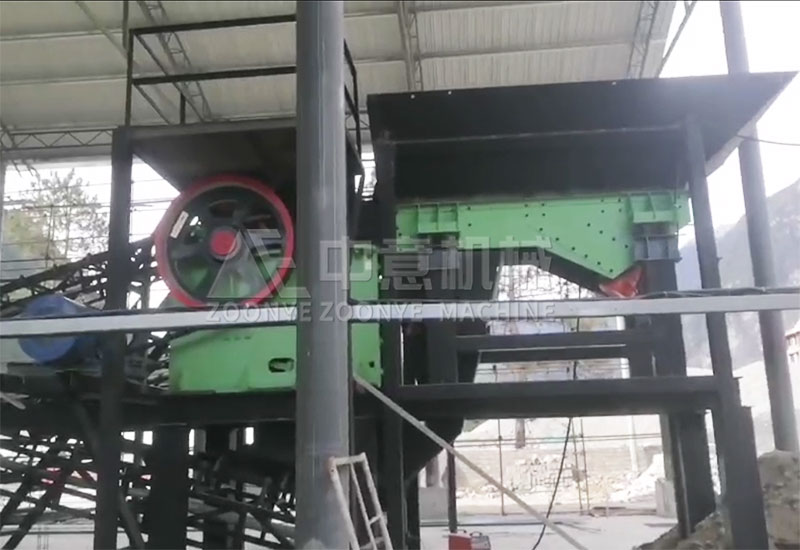 颚式破碎机+链板给料机 装修垃圾处理生产线现场-棒条弛张筛