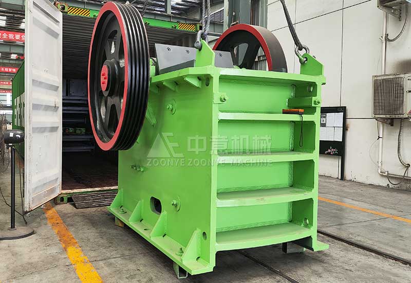 鄂式破碎机.jpg 鄂式破碎机