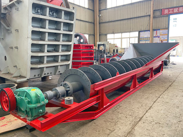 ʱ��150��ʯ�ϳ���ʯ�������豸���ڹ���